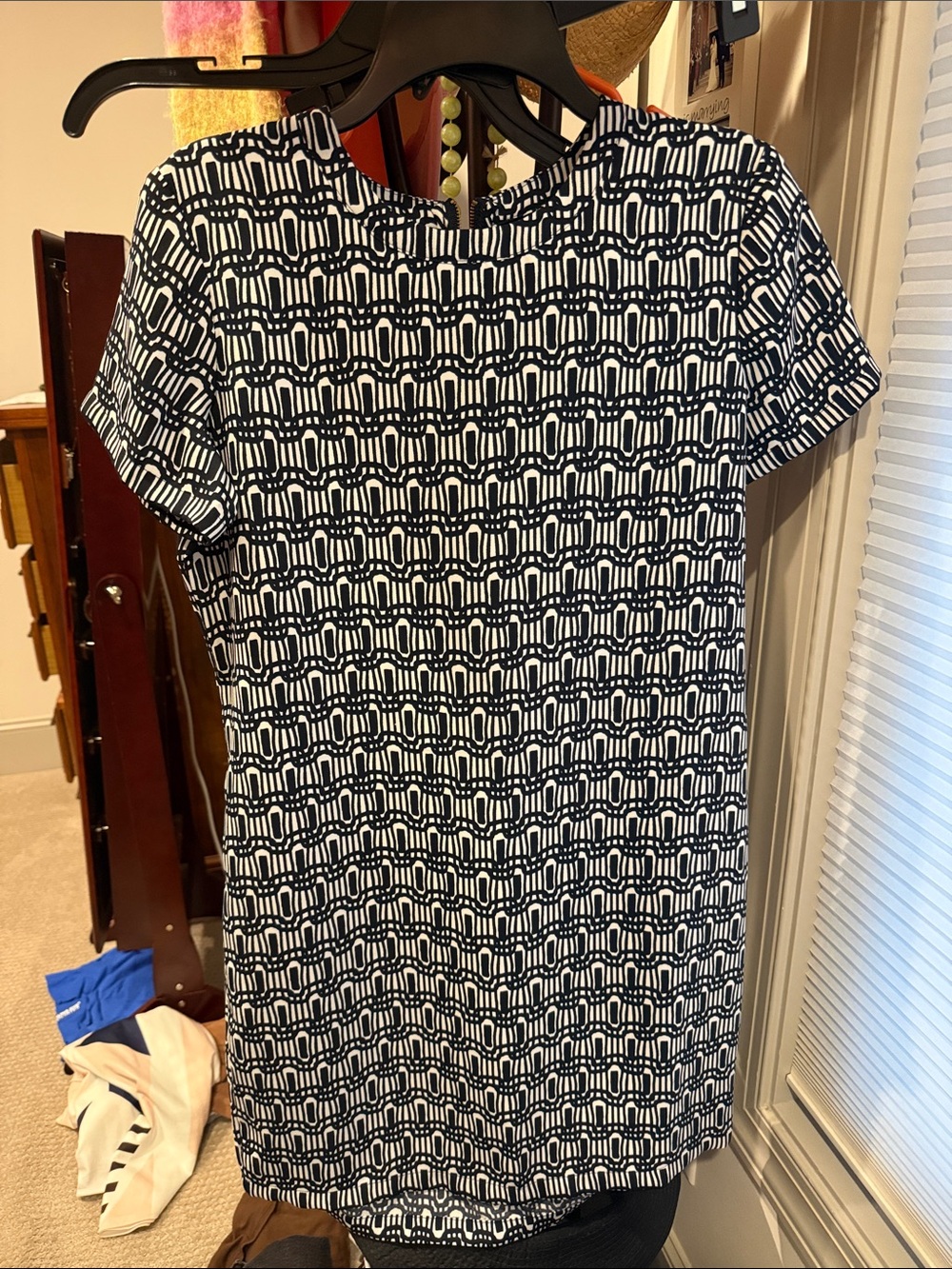Adrienne Vittadini Navy & White Geometric Short-Sleeve dress size 6